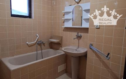 Rodinný dom v radovej zástavbe v Radošine