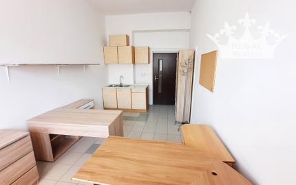 Prenájom: Kancelária s kuchynkou, 15 m2, Topoľčany