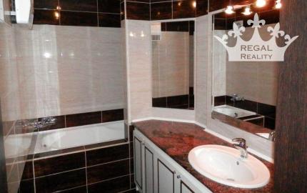 Zrekonštruovaný 3-IZB.  BYT, Balkón, Pivnica, 82 m2