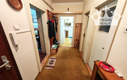 Veľkometrážny 2-IZB.  BYT, 69 m2,  Baťov dom, Partizánske