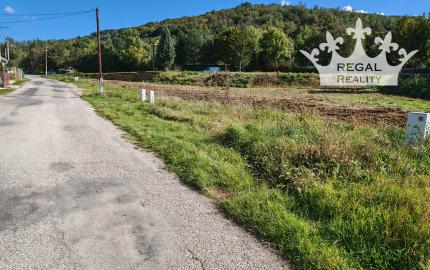 POZEMOK  č. 2, 920 m2, stavebné povolenie, Súlovce ,okr. TO