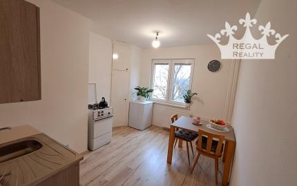 ZNÍŽANÁ CENA  - Krásny slnečný 2izbový byt v širšom centre Prievidze