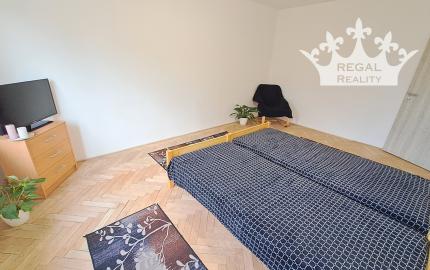 ZNÍŽANÁ CENA  - Krásny slnečný 2izbový byt v širšom centre Prievidze