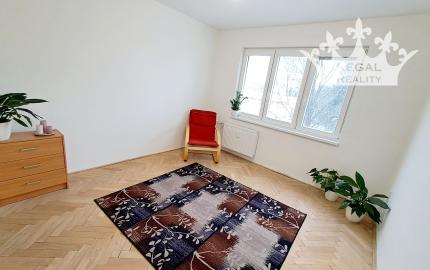 ZNÍŽANÁ CENA  - Krásny slnečný 2izbový byt v širšom centre Prievidze