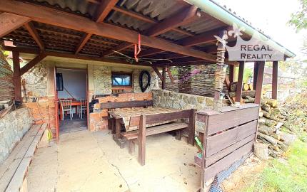 Záhradná chatka s nádherným výhľadom - miesto na relax