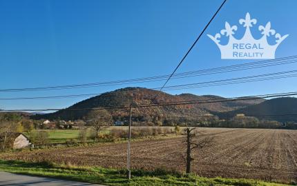 Výhradne: 5-izb. Dom, 1066 m2, Garáž,  Klátova Nová Ves