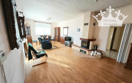 Výhradne: 5-izb. Dom, 1066 m2, Garáž,  Klátova Nová Ves