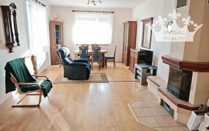 Výhradne: 5-izb. Dom, 1066 m2, Garáž,  Klátova Nová Ves