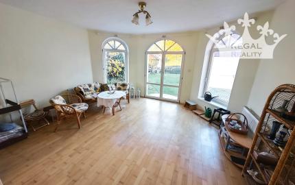 Výhradne: 5-izb. Dom, 1066 m2, Garáž,  Klátova Nová Ves