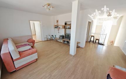 Výhradne: 5-izb. Dom, 1066 m2, Garáž,  Klátova Nová Ves