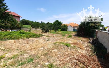 Výhradne: POZEMOK, 1016 m2, KRUŠOVCE, okr. Topoľčany