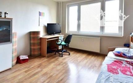 Veľký 3,5-izbový byt, balkón, pivnica, 75 m2, Partizánske