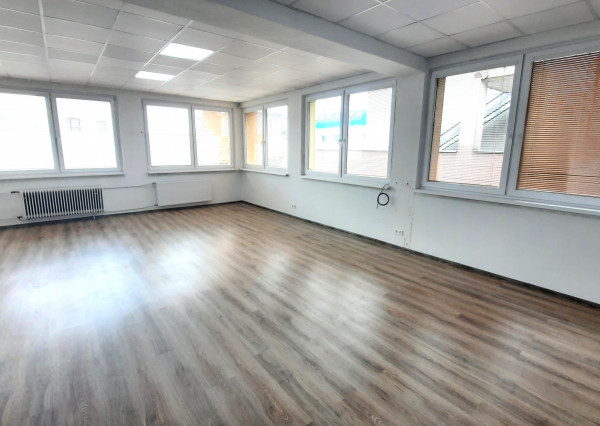 Prenájom: Kancelária + Kuchynka, 58 m2, Centrum, Topoľčany