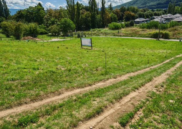 Lukratívny POZEMOK  č. 2 na Rodinný dom,1496 m2 Partizánske