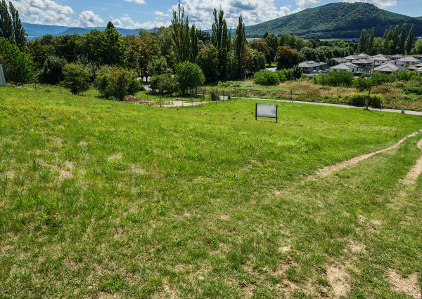 Lukratívny POZEMOK  č. 2 na Rodinný dom,1496 m2 Partizánske