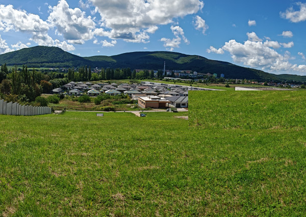 Lukratívny POZEMOK  č. 1 na Rodinný dom, 1551m2 Partizánske