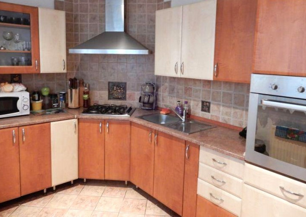 Zrekonštruovaný 3-IZB.  BYT, Balkón, Pivnica, 82 m2