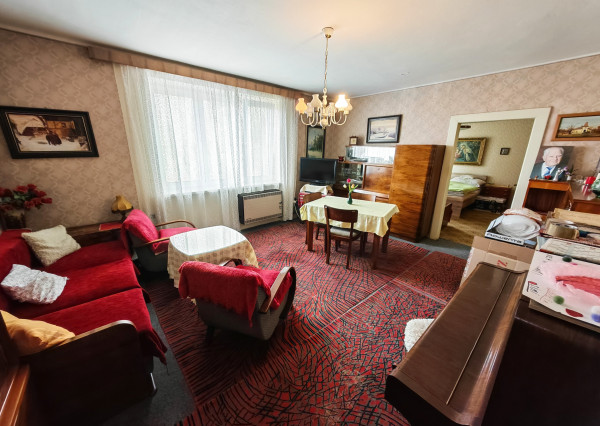 Veľkometrážny 2-IZB.  BYT, 69 m2,  Baťov dom, Partizánske