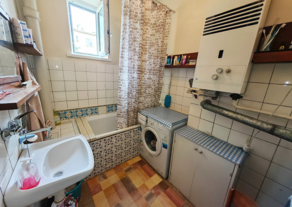 Veľkometrážny 2-IZB.  BYT, 69 m2,  Baťov dom, Partizánske