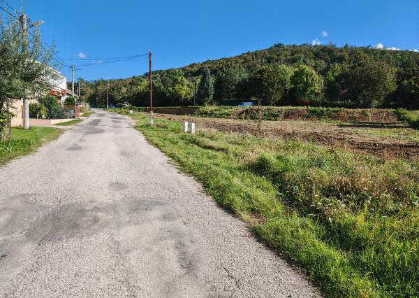 POZEMOK  č. 2, 920 m2, stavebné povolenie, Súlovce ,okr. TO