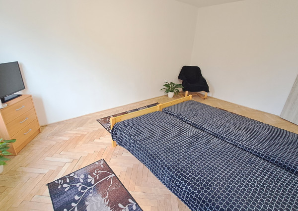 ZNÍŽANÁ CENA  - Krásny slnečný 2izbový byt v širšom centre Prievidze