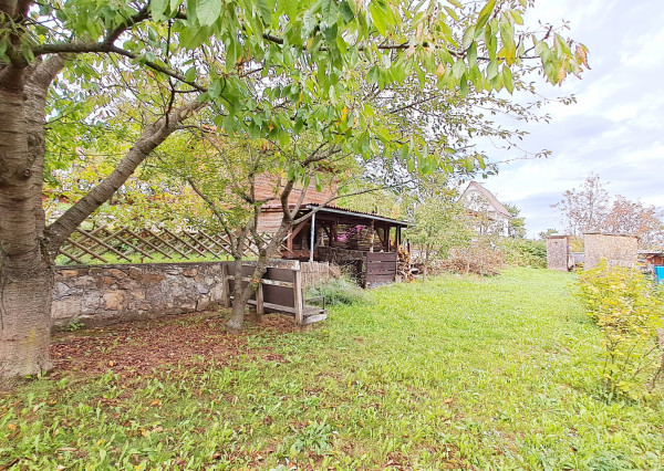 Záhradná chatka s nádherným výhľadom - miesto na relax