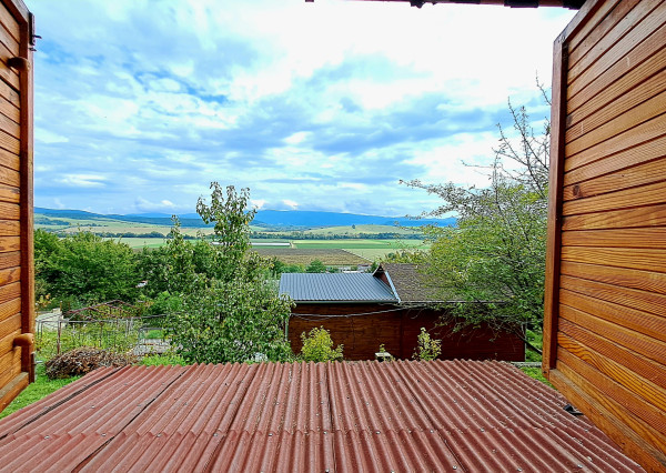Záhradná chatka s nádherným výhľadom - miesto na relax