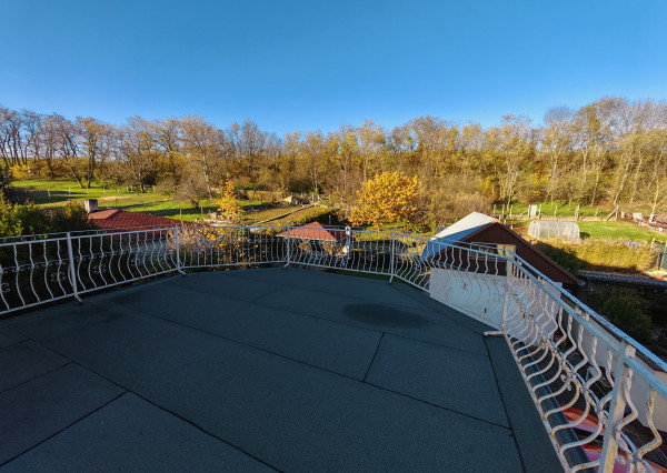 Výhradne: 5-izb. Dom, 1066 m2, Garáž,  Klátova Nová Ves