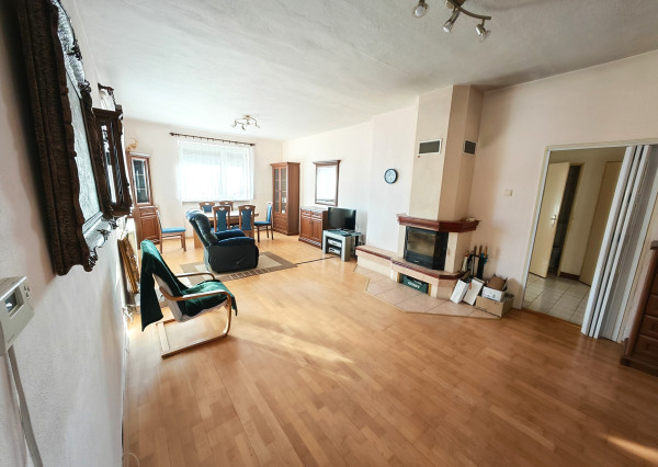 Výhradne: 5-izb. Dom, 1066 m2, Garáž,  Klátova Nová Ves