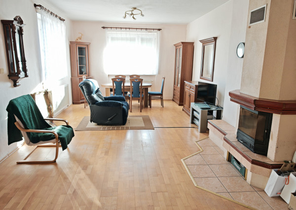 Výhradne: 5-izb. Dom, 1066 m2, Garáž,  Klátova Nová Ves