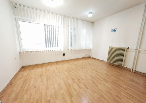 Kancelária/priestor na podnikanie, 23 m2,Centrum, Topoľčany