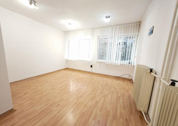 Kancelária/priestor na podnikanie, 23 m2,Centrum, Topoľčany