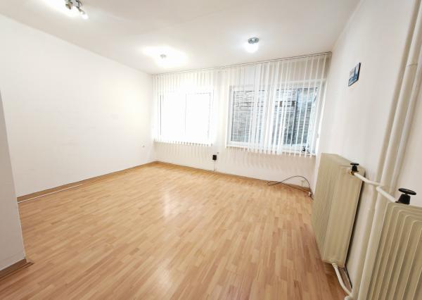 Kancelária/priestor na podnikanie, 23 m2,Centrum, Topoľčany