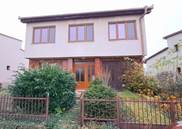 Rodinný dom v radovej zástavbe v Radošine