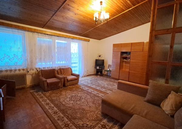 Rodinný dom v radovej zástavbe v Radošine