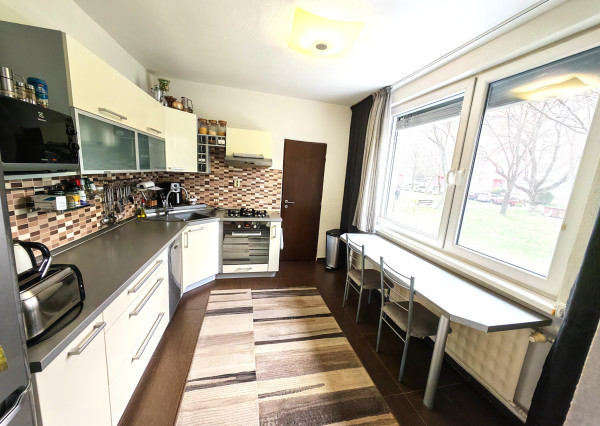 Veľký 3-IZB.  BYT, Špajza, 82 m2, Centrum, Topoľčany