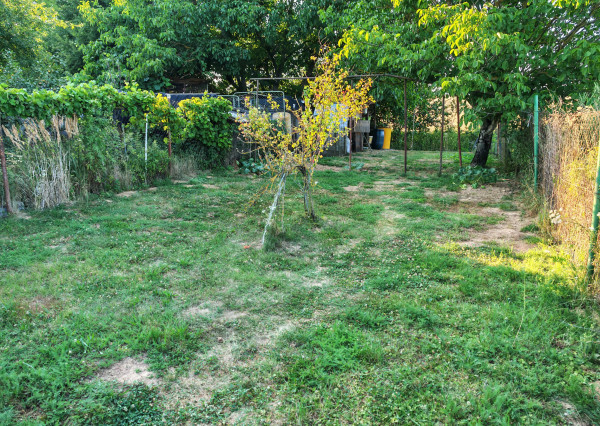 Veľký 2-izb.  BYT, pivnica, záhrada, Ješková Ves, okr. PE