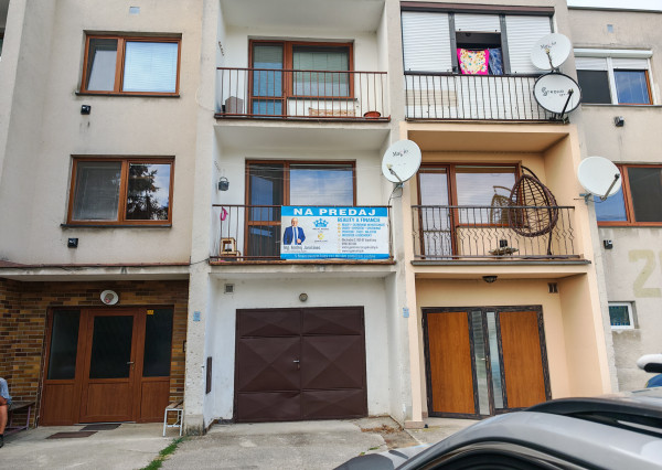 Znížená cena: Veľký 2-izb.  BYT, Ješková Ves, okr. PE