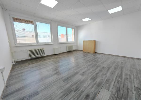 Prenájom: Kancelária/ Služby, 33 m2, Centrum, Topoľčany