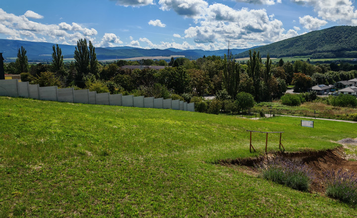 Znížená cena: POZEMOK 1 na Rodinný dom, 1551m2 Partizánske - fotografia 7