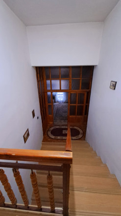 Rodinný dom v radovej zástavbe v Radošine - fotografia 11