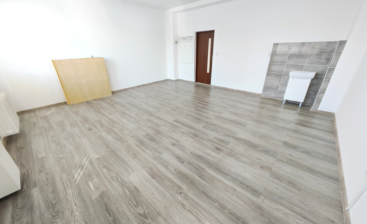 Prenájom: Kancelária/ Služby, 33 m2, Centrum, Topoľčany - fotografia 4