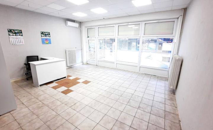 Polyfunkčná budova v centre – investičná príležitosť - fotografia 11