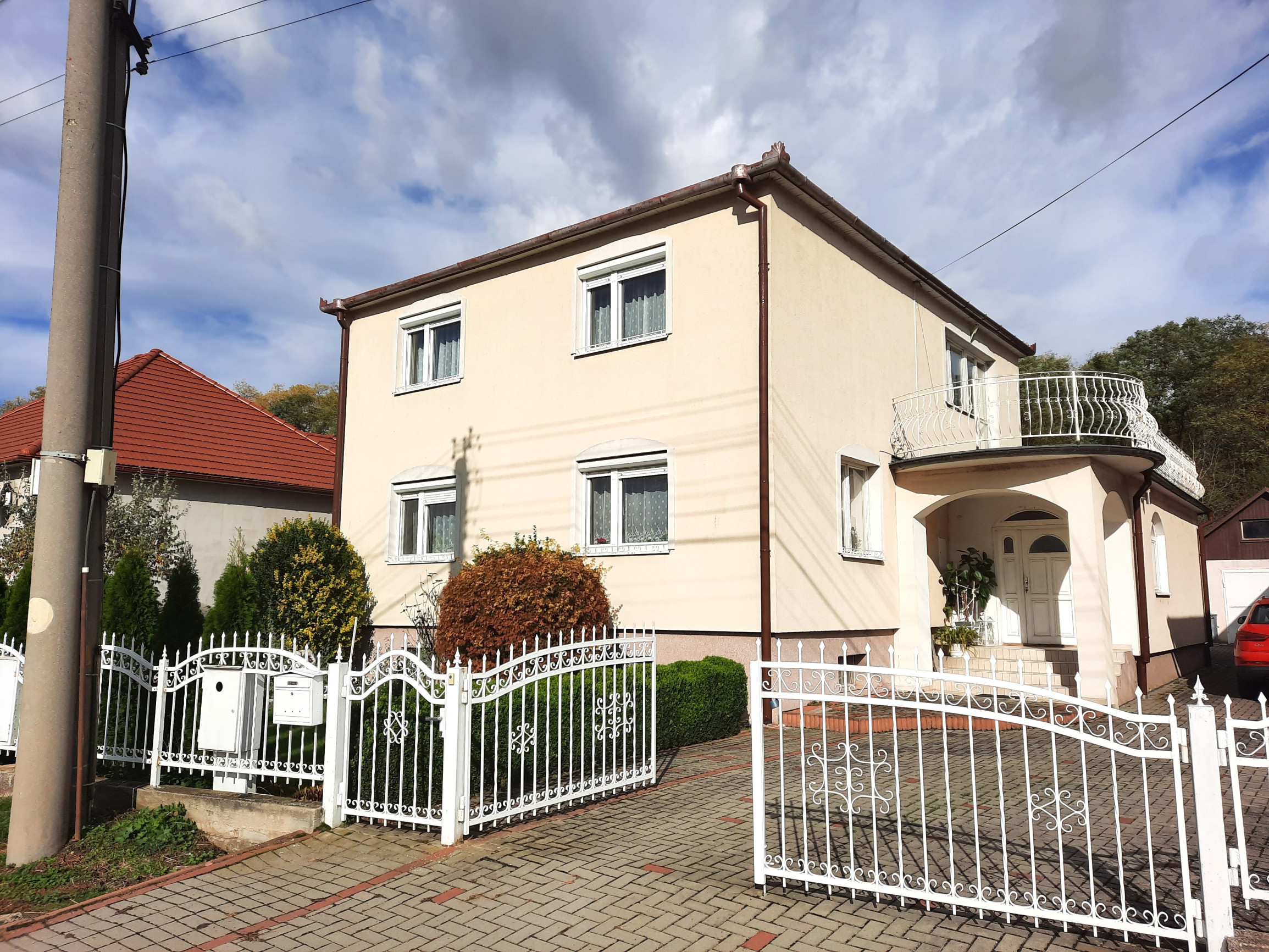 Rezervovaný: 5-izb. Dom, 1066 m2, Garáž,  Klátova Nová Ves